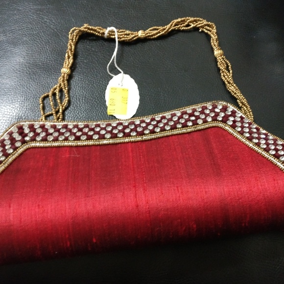Red purse - Picture 2 of 3